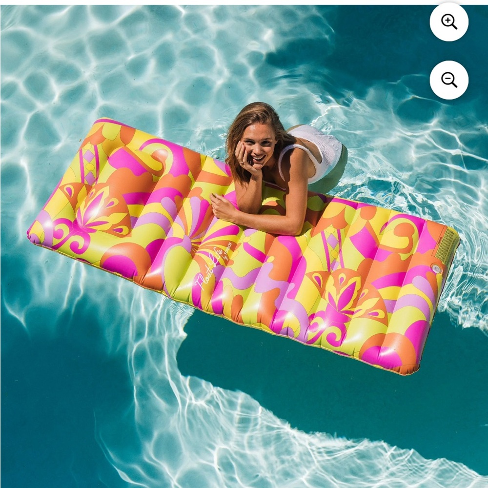 Funboy float - Vibrant Multicolor Pool Float - Picture 3 of 7